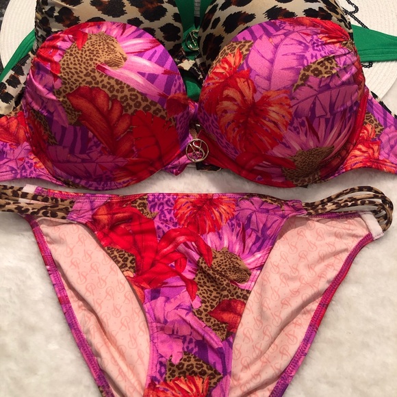 Exposure shot of all my VS bikini bombshells 34D and matching bottoms - Picture 15 of 16